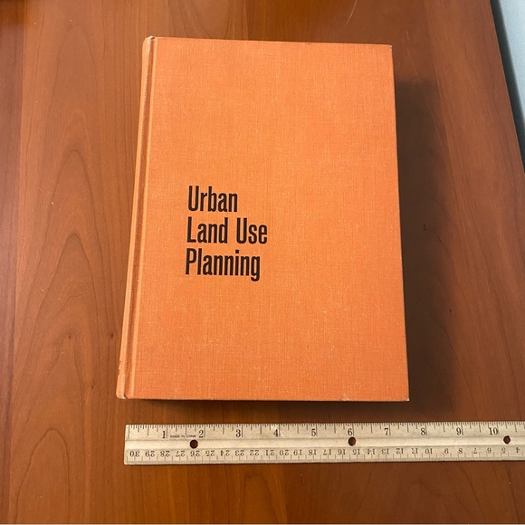 Urban Land Use Planning F Stuart Chapin Jr Vintage Book Hardcover 1965 Engineer - Picture 3 of 9